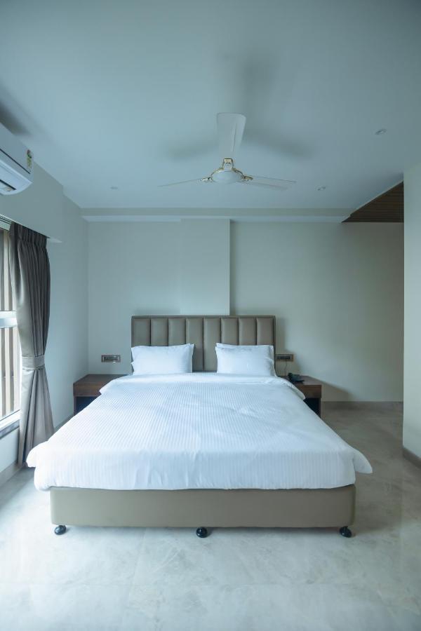 The Majestic Boutique Hotel Mumbai Exterior photo